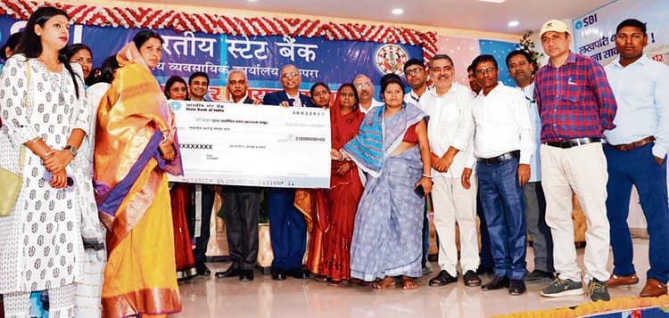 Saran News : 1686 जीविका समूहों को 31 करोड़ रुपये का ऋण वितरित