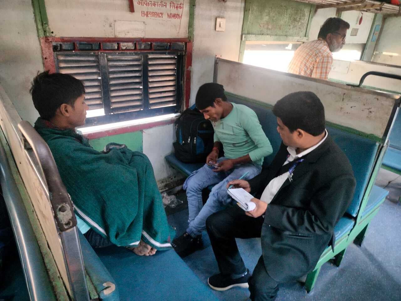 मेगा ड्राइव : टिकट चेकिंग में 1732 धराएं, वसूले गये नौ लाख रुपये