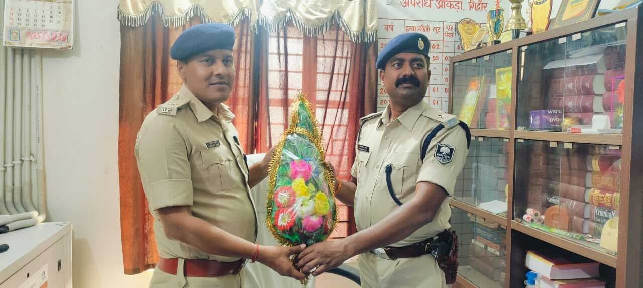 गिद्धौर में नये थानाध्यक्ष ने संभाला पदभार, कहा- असामाजिक तत्वों पर लगाम लगाना प्राथमिकता