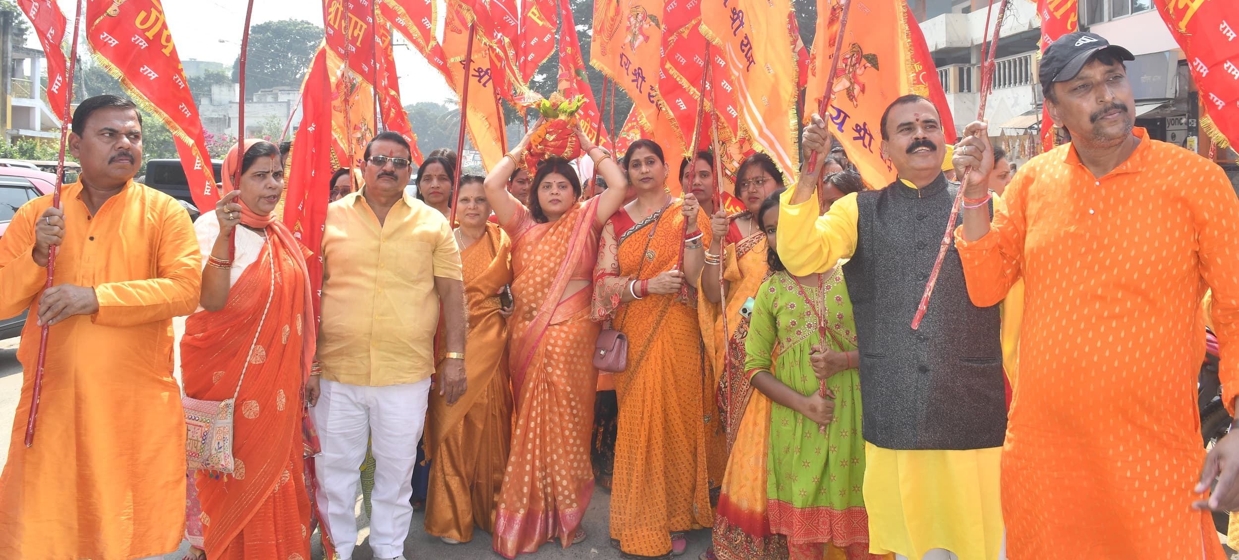 Bokaro News : श्रीराम मंदिर से निकली ध्वज यात्रा, जयकारों से गूंजा शहर