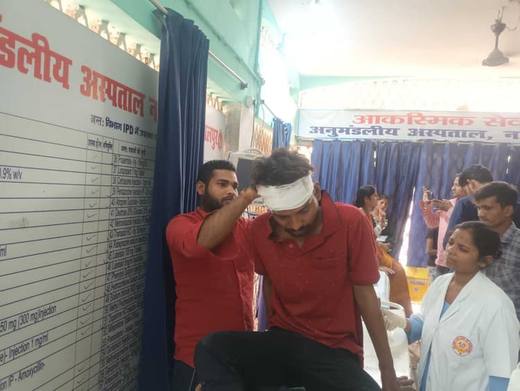 Bhagalpur news सड़क दुर्घटना को लेकर पिकअप ड्राइवर को मारपीट कर घायल किया