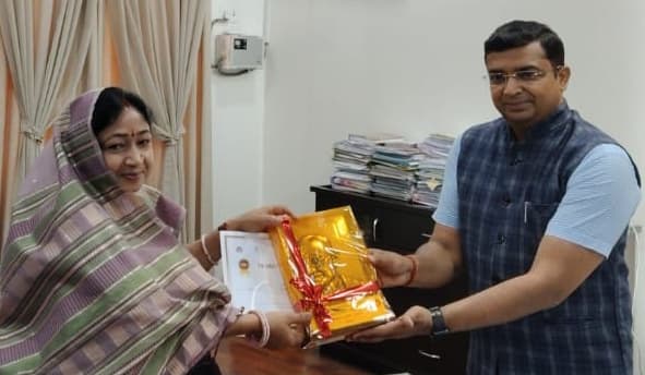 टीबी मुक्त पंचायत के लिए मुखिया शांति देवी को मिला प्रशस्ति पत्र