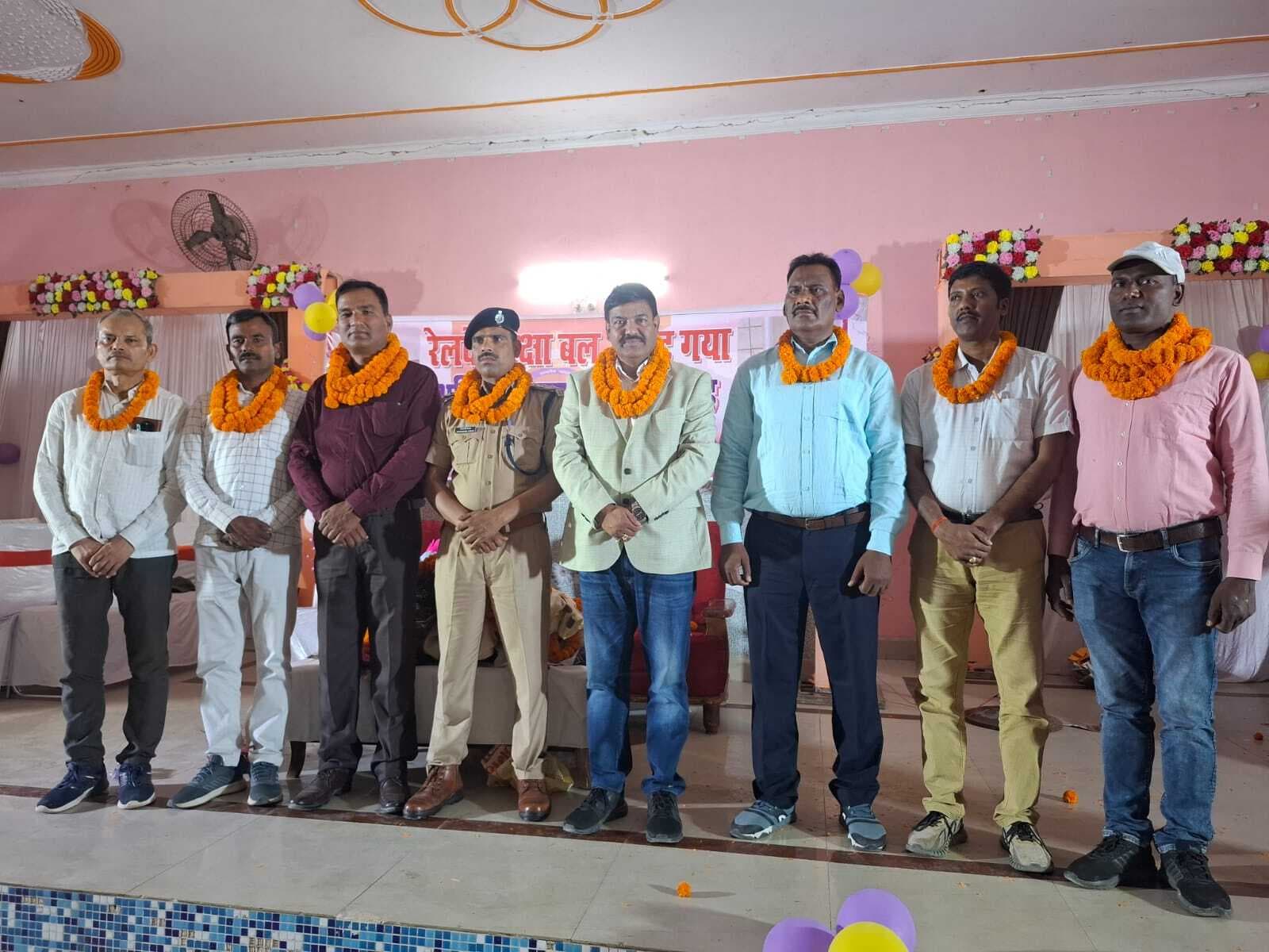 नये आरपीएफ इंस्पेक्टर का स्वागत, पुराने को दी गयी विदाई