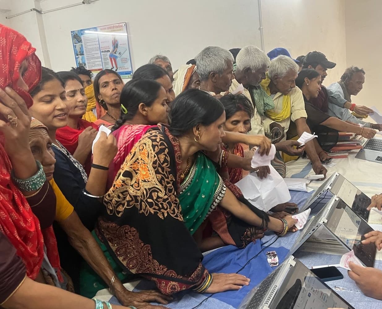 बदलते मौसम में वायरल फीवर के मरीजों की अस्पताल में बढ़ी संख्या