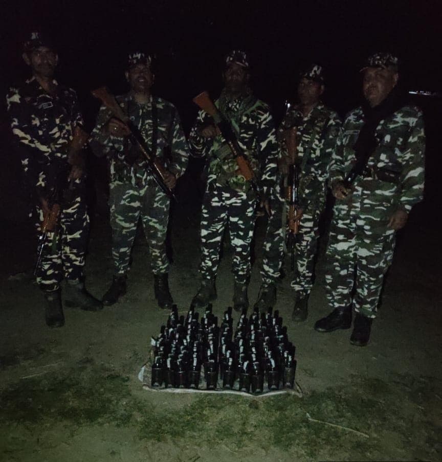 90 बोतल नेपाली शराब जब्त, तस्कर फरार