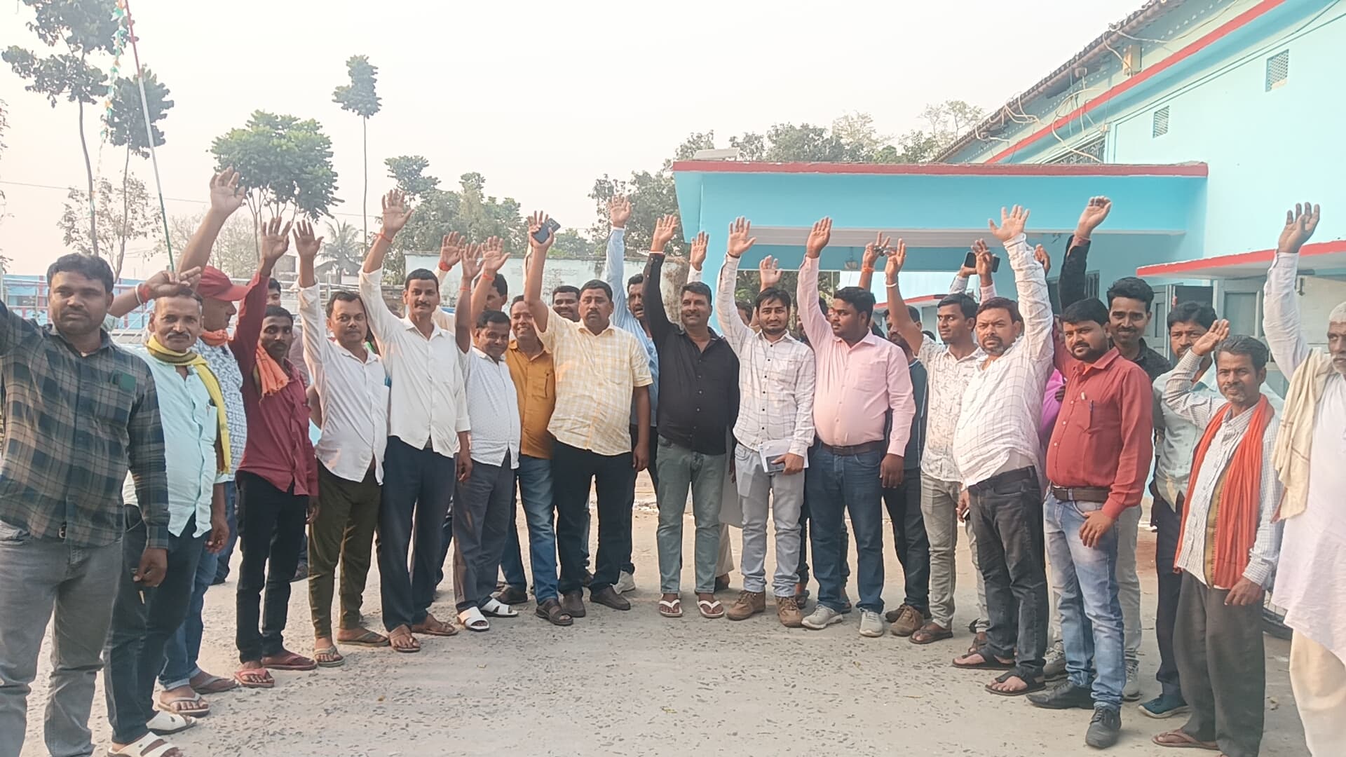 सीओ के खिलाफ पंसस ने किया विरोध प्रदर्शन