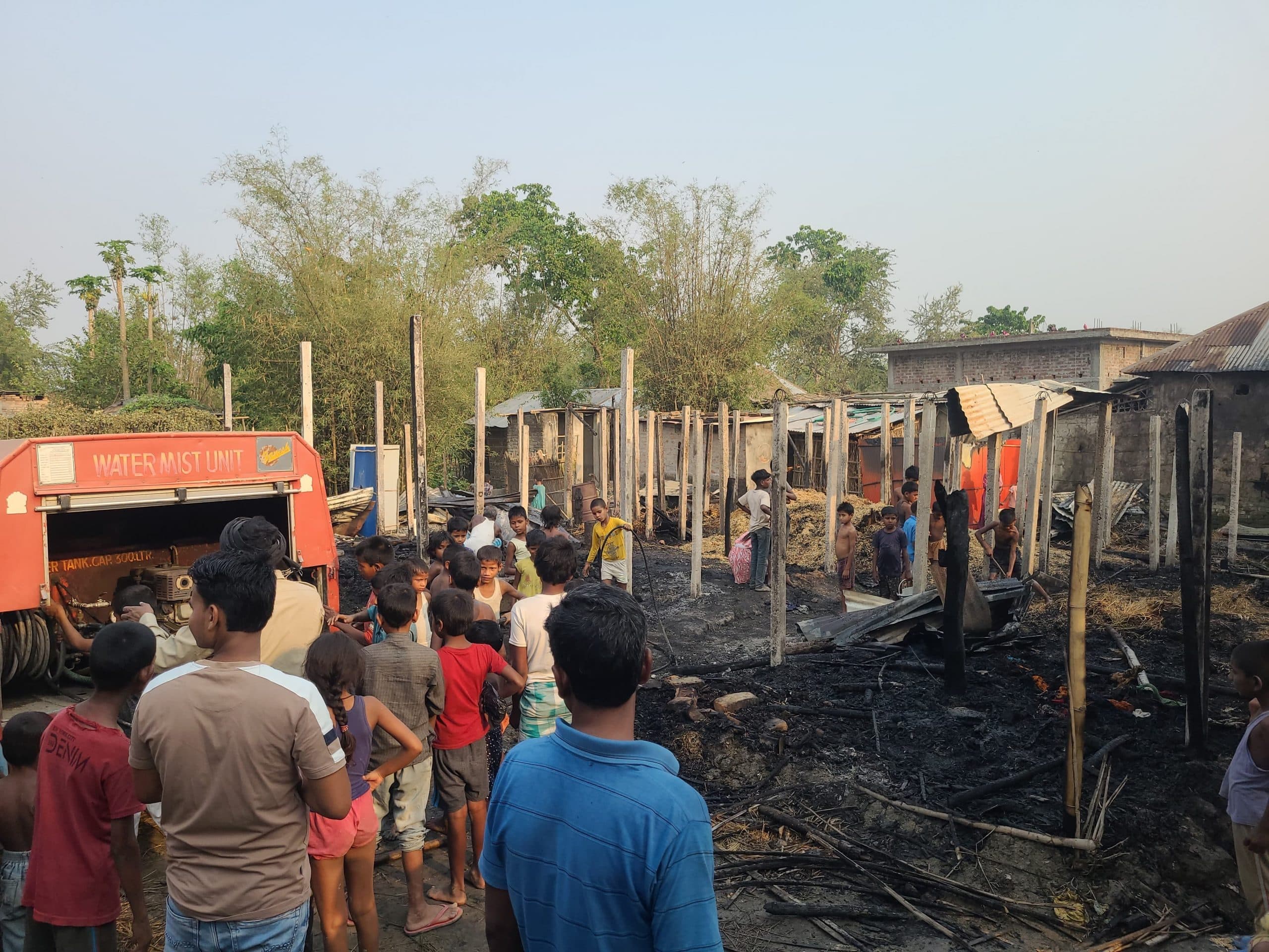 आग से छह घर जले, पांच लाख का नुकसान