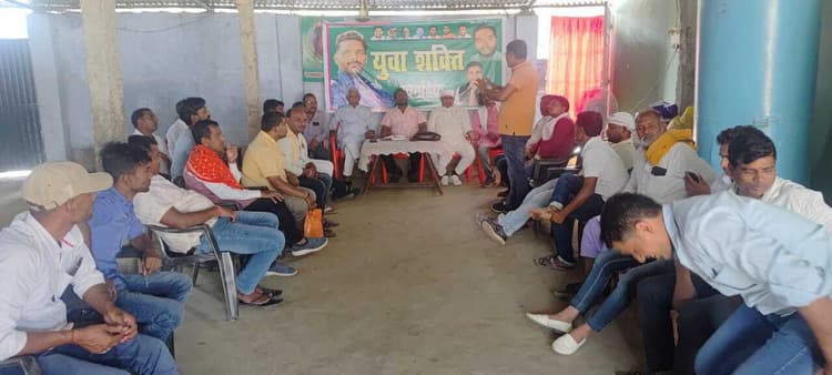 पदाधिकारी व राजनेता अंग्रेजी हुकूमत कर दिया कायम: त्यागी