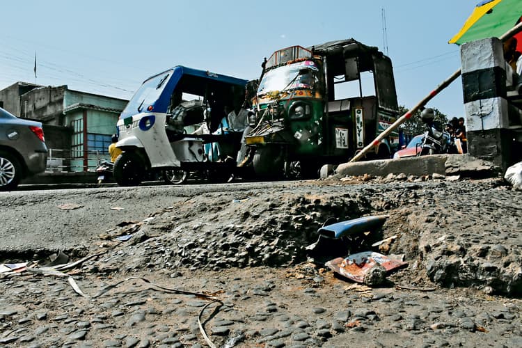 Dhanbad News : एसीबी जांच में फंसी है 200 करोड़ की सड़क, निगम ने एसीबी से मांगी काम कराने की अनुमति