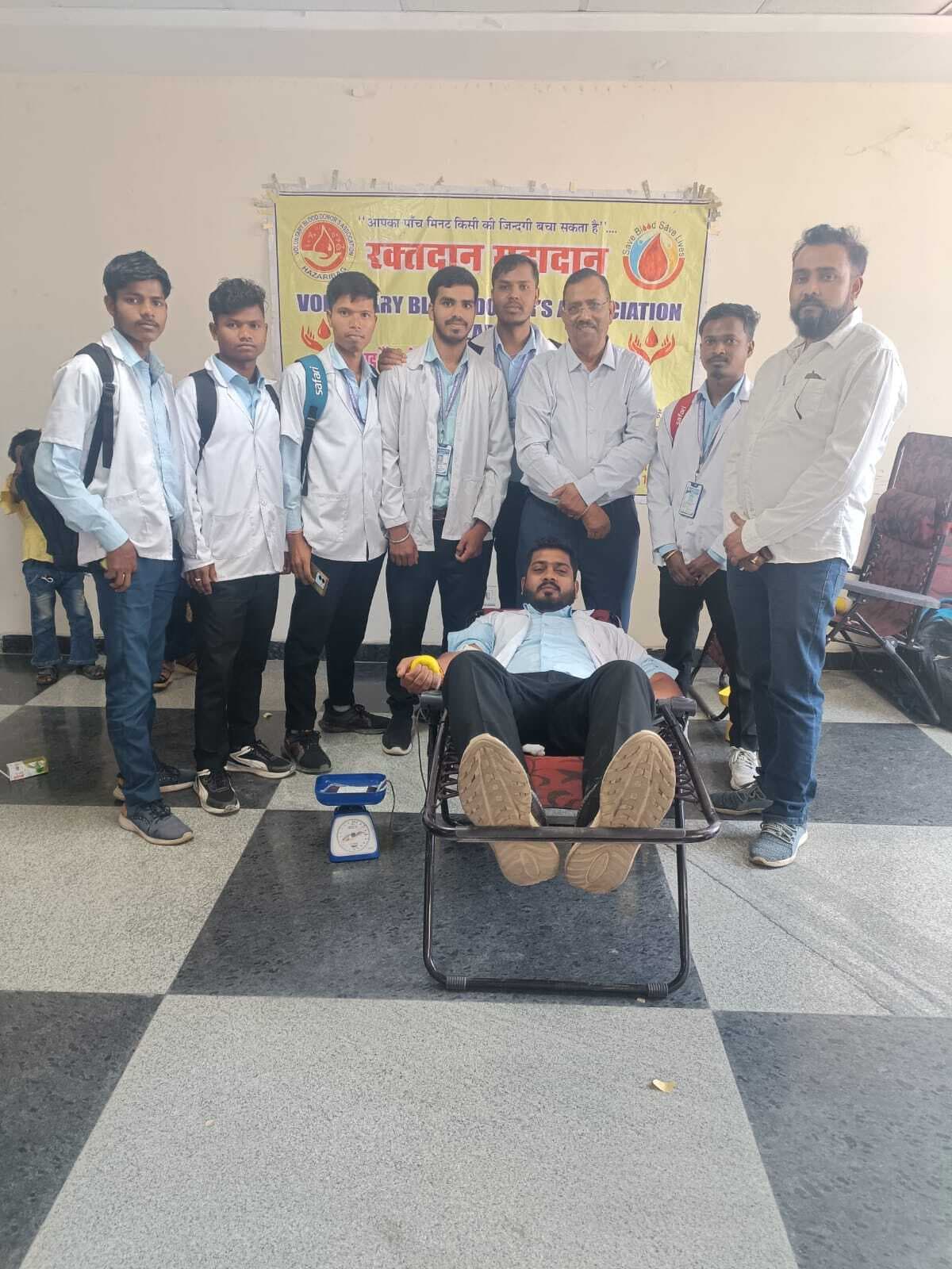 थैलेसीमिया पीड़ित बच्चों के लिए लगा रक्तदान शिविर