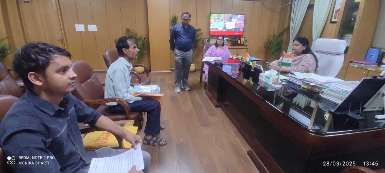 उपायुक्त के जनता दरबार में फरियादियों ने लगायी गुहार