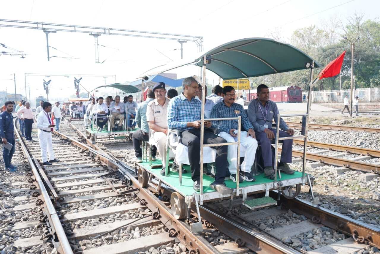 गया होकर गये सीआरएस, गढ़वा का किया निरीक्षण