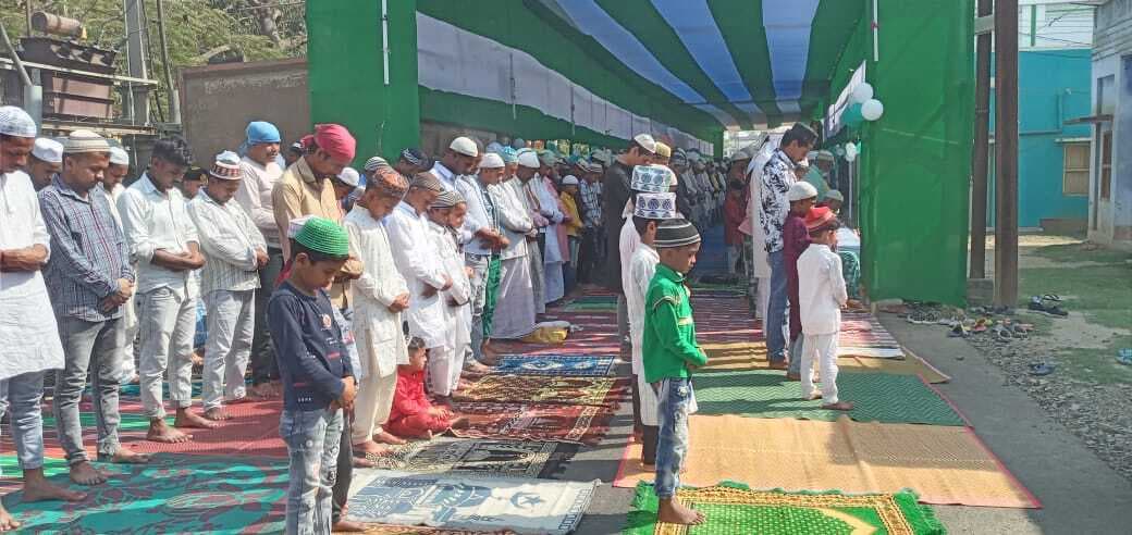 अल्लाह से रोजेदारों ने मांगी अमन व शांति की दुआ