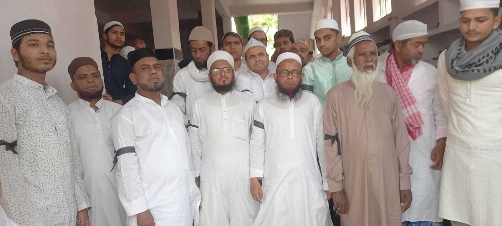 रोजादारों ने अदा की अलविदा जुमे की नमाज