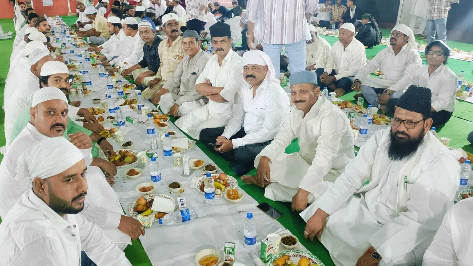 Giridih News :इफ्तार पार्टी में मांगी अमन-चैन की दुआ