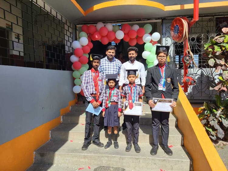 कला-विज्ञान में उत्कृष्ट प्रदर्शन करने वाले छात्र हुए सम्मानित