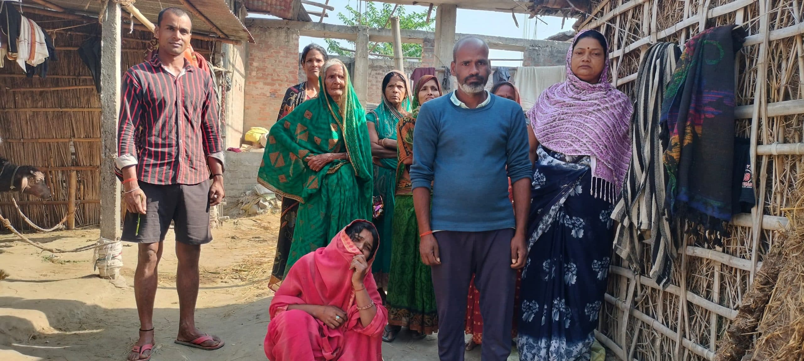 घर से नकदी सहित जेवर व अन्य सामान की चोरी