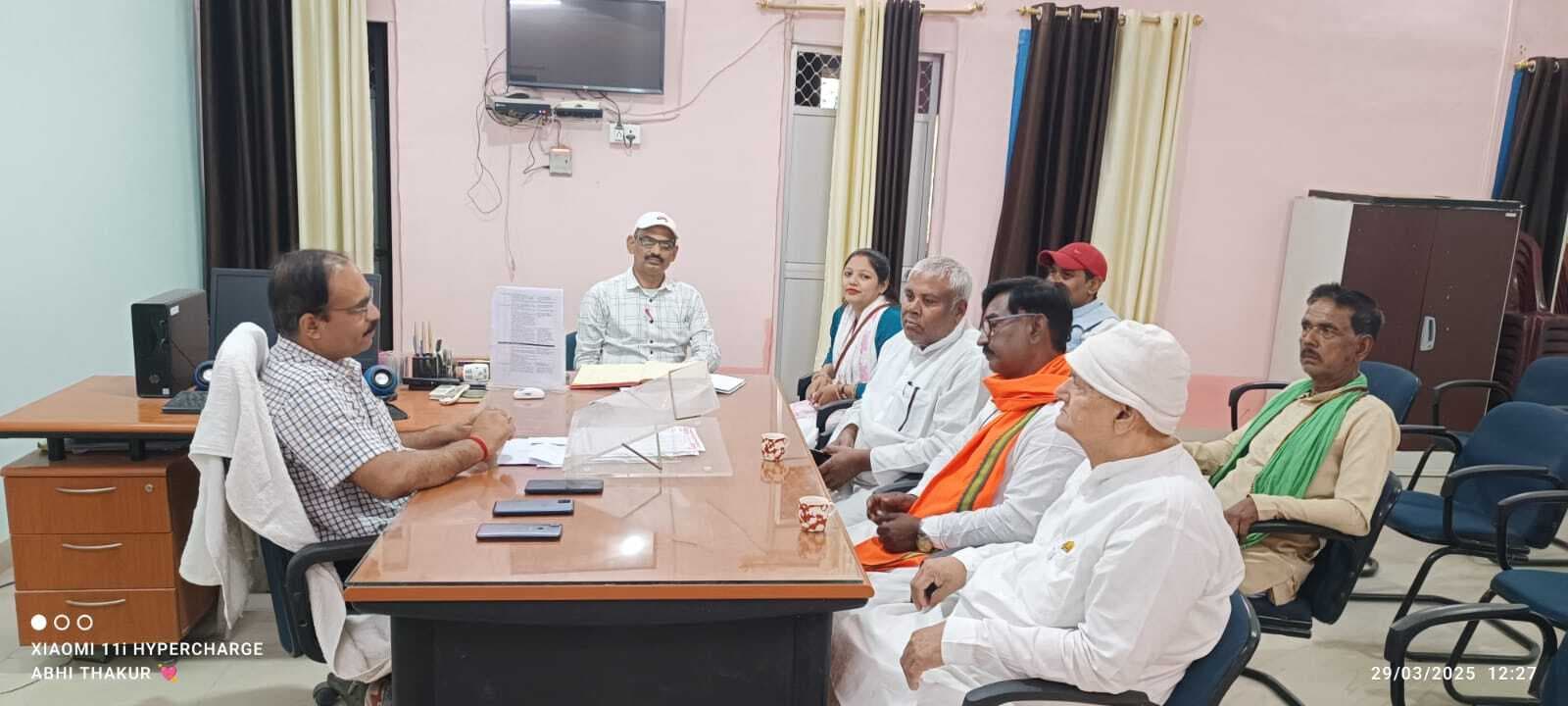 Madhubani News : प्रभारी एसडीएम ने प्रतिनिधियों के साथ की बैठक, दिये कई निर्देश