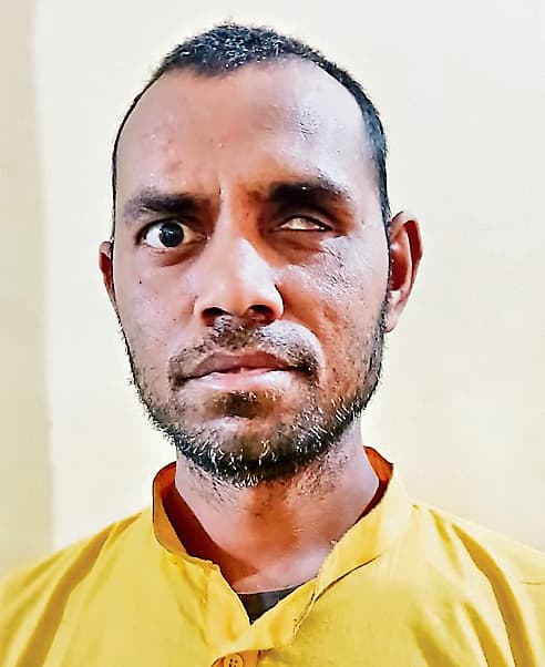 Ranchi News : खुद को लापता पुत्र बताकर ठगा था 4.10 लाख, गिरफ्तार