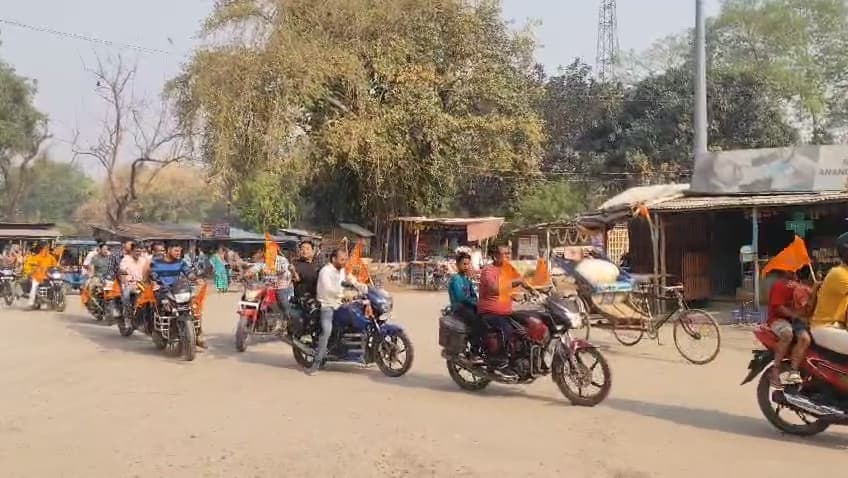 स्वयंसेवकों ने प्रभातफेरी निकाल कर लोगों को दी नववर्ष की शुभकामनाएं