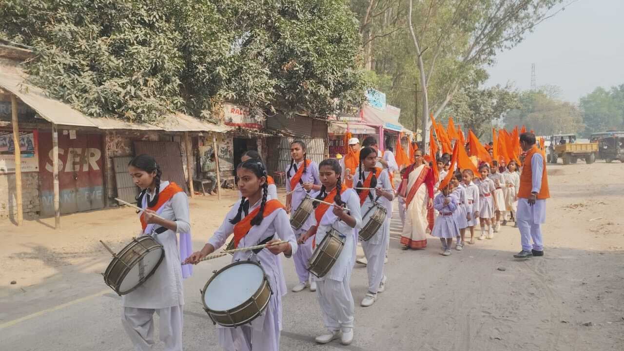 हिंदू नववर्ष पर सरस्वती शिशु विद्या मंदिर से निकाली गयी प्रभात फेरी