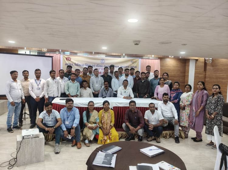 Jamshedpur News : स्वास्थ्य कर्मियों को मिली एचएमआईएस पोर्टल पर डाटा अपलोड करने की जानकारी