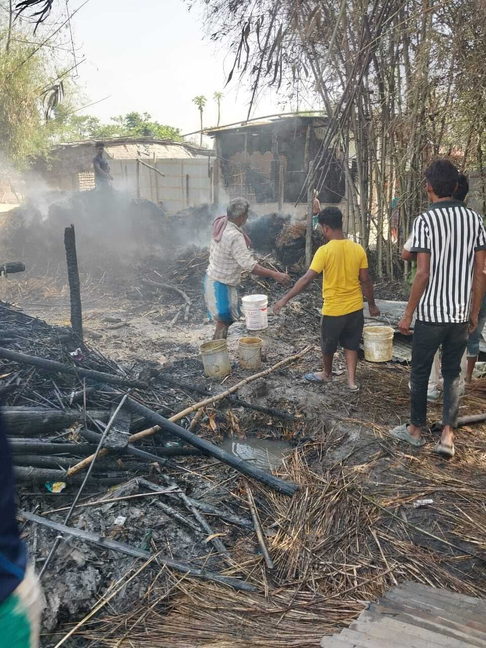 आग लगने से आठ घर जले, लाखों की क्षति