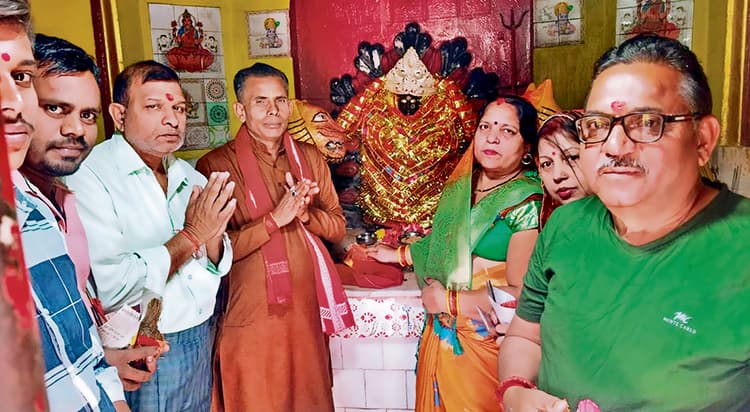 Gopalganj News : चैत्र नवरात्र शुरू होते ही सज गया माता का दरबार, लगने लगे मां के जयकारे