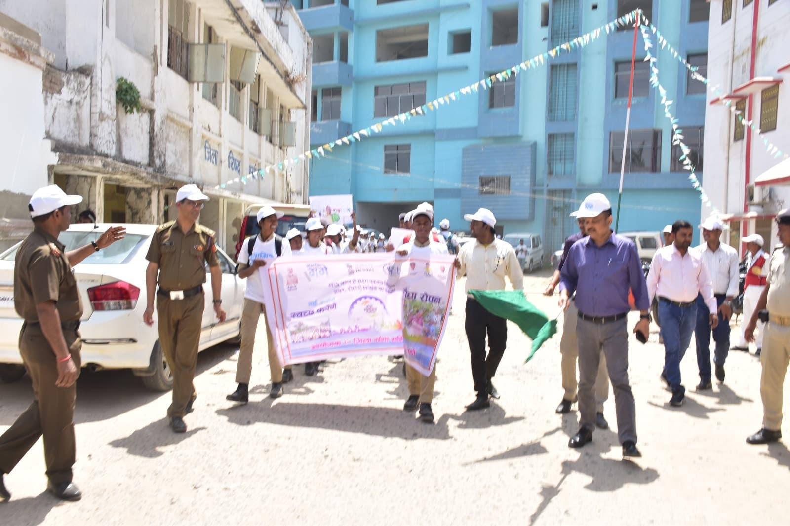 Madhubani News : नमामि गंगे कार्यक्रम के तहत प्रतियोगिता में बच्चों ने दिखाई प्रतिभा, स्वच्छता की ली शपथ