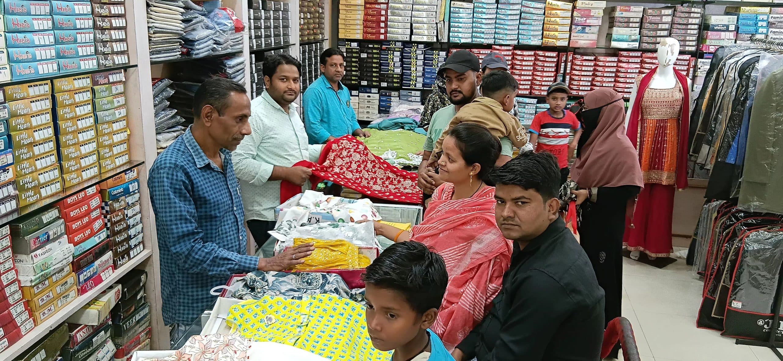 Bokaro News : ईद को लेकर बाजार रहे गुलजार