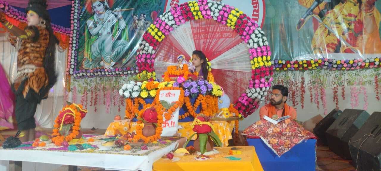 Bhagalpur news भागवत महापुराण की कथा सुनने श्रद्धालुओं की उमड़ी भीड़