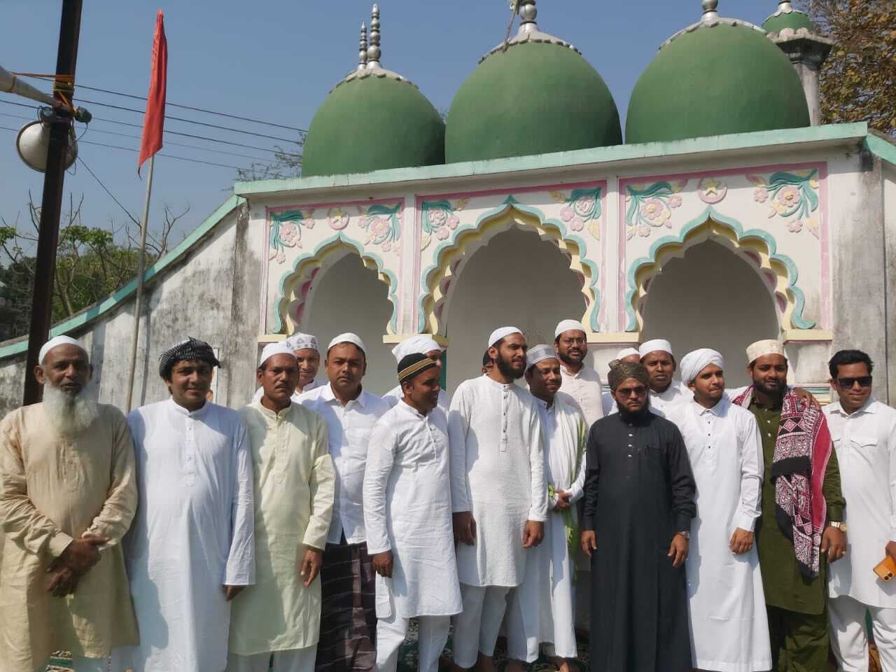 मुर्शिदाबाद जिले के ईदगाहों में अदा हुई ईद की नमाज