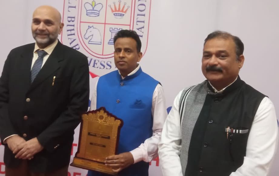 पूर्णिया के अमृत को गया में मिला बिहार शतरंज मित्र अवार्ड