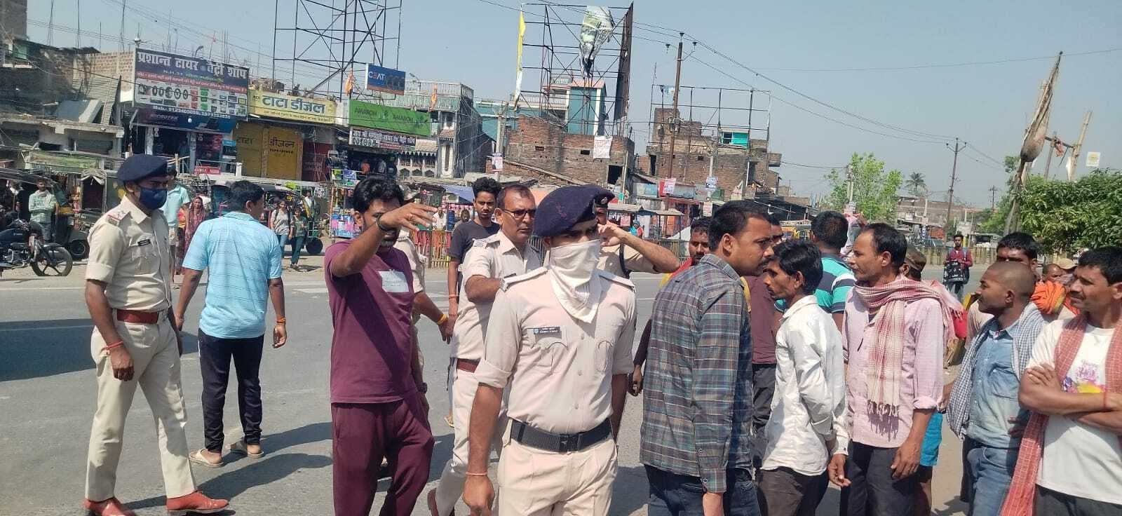 तेज रफ्तार हाइवा ने बाइक सवार युवक को महेशखूंट चौक पर रौंदा, मौत