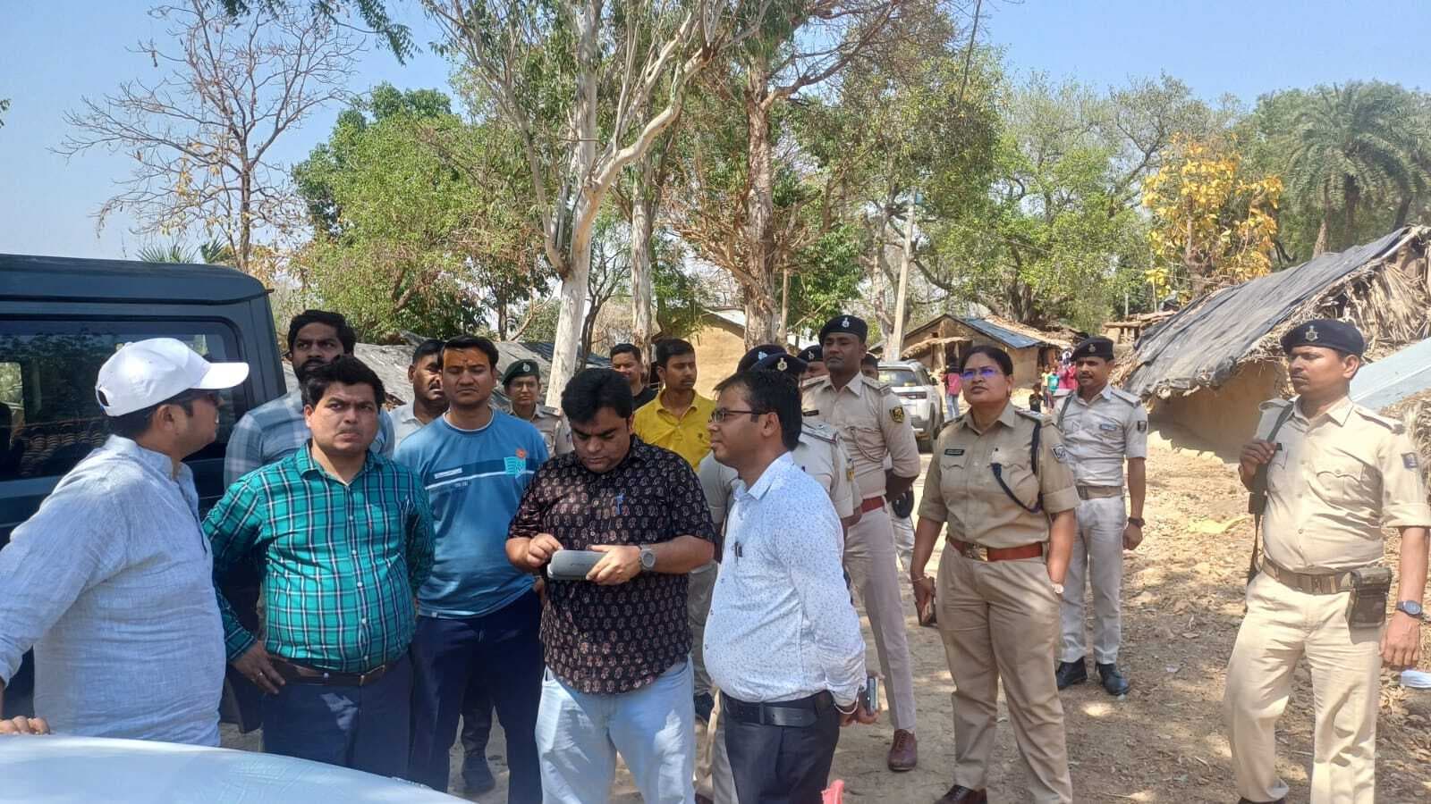 मंदार के जंगलों में लगी आग पर पाया गया काबू, एसडीएम ने लिया जायजा