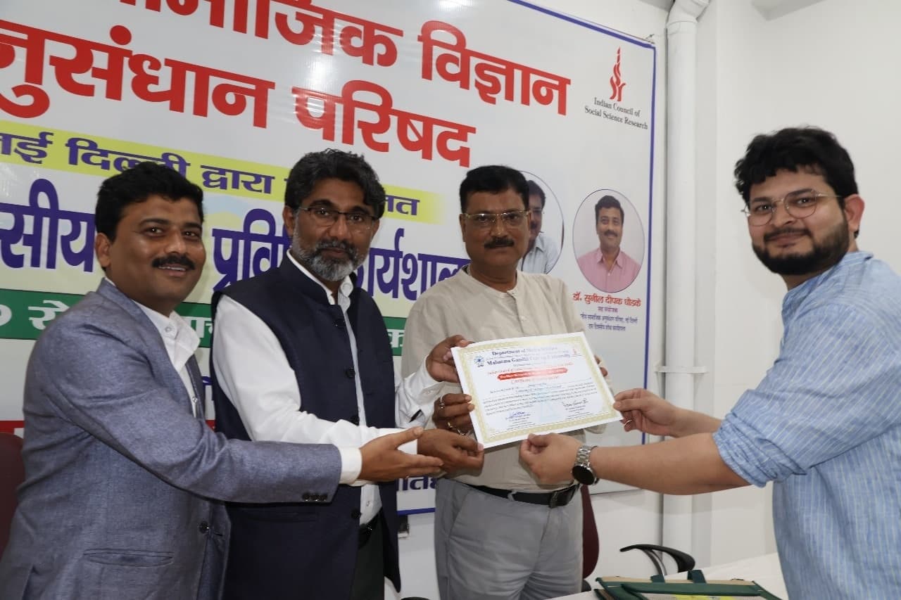 मीडिया कॉन्टेंट का सामाजिक मनोविज्ञान पर गहरा प्रभाव है : प्रो. देवव्रत