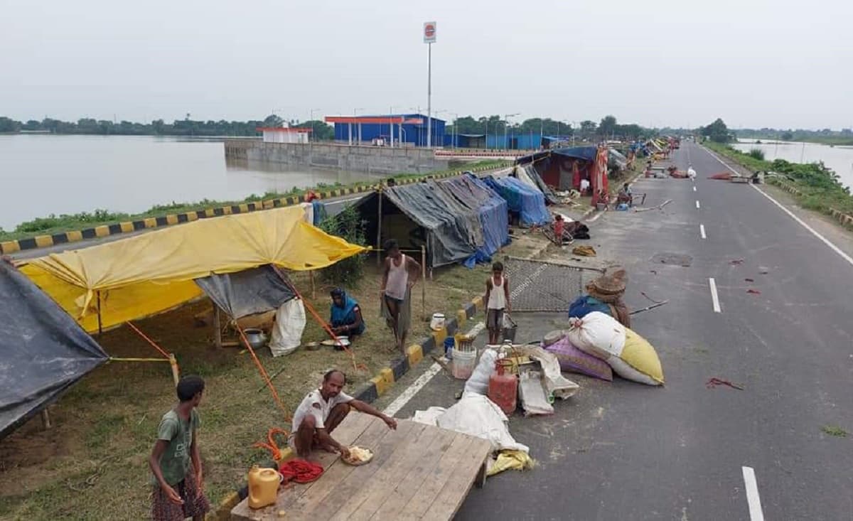Bihar News: बाढ़ राहत शिविर के बिल में खानपान का जिक्र नहीं, टेंट-पंडाल का लेखा भी गड़बड़