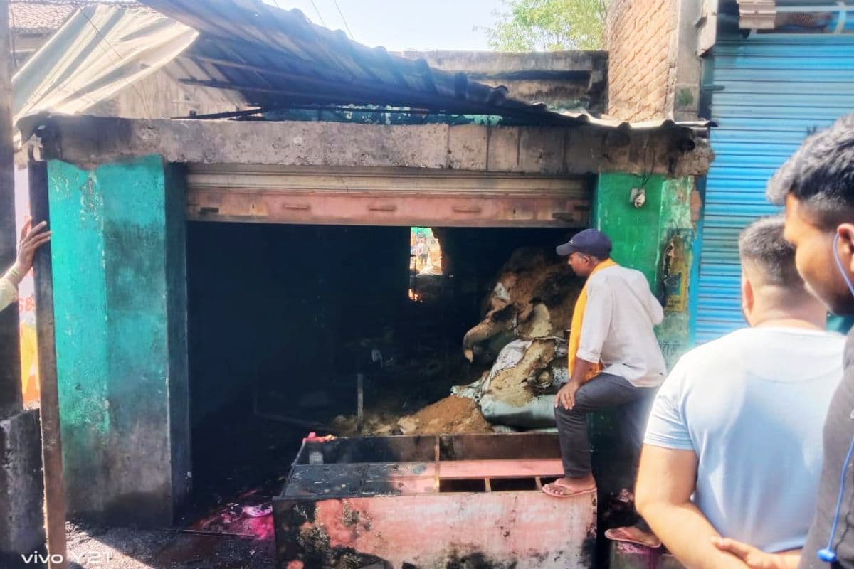 Video: गढ़वा के गोदरमाना में पटाखा दुकान में लगी भीषण आग, 5 लोगों की मौत, हेमंत सोरेन ने शोक जताया