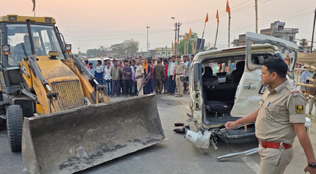 Accident : बिहार के बेगूसराय में सड़क हादसा, चार की मौके पर मौत