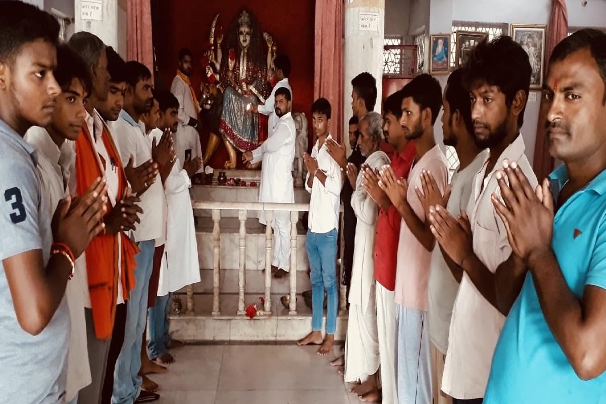 Video: लालू प्रसाद की तबीयत बिगड़ी, पैतृक गांव फुलवरिया में चिंता और दुआओं का दौर Video: लालू प्रसाद की तबीयत बिगड़ी, पैतृक गांव फुलवरिया में चिंता और दुआओं का दौर