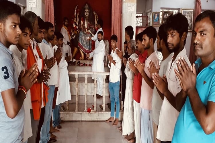 Video: लालू प्रसाद की तबीयत बिगड़ी, पैतृक गांव फुलवरिया में चिंता और दुआओं का दौर