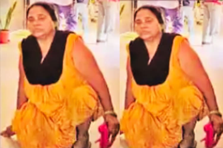 जमशेदपुर की इस विकलांग महिला को बीते 6 महीनों से नहीं मिला दिव्यांग पेंशन, खाने के पड़े लाले