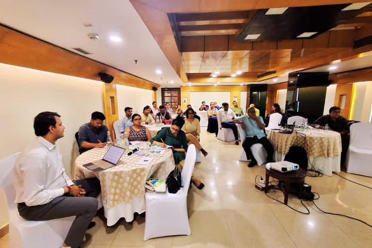 EJN के वर्कशॉप में बोले मणि भूषण झा- कोयला क्षेत्र के 3 लाख की नौकरी जाएगी, सोलर एनर्जी देगा 13 लाख जॉब्स