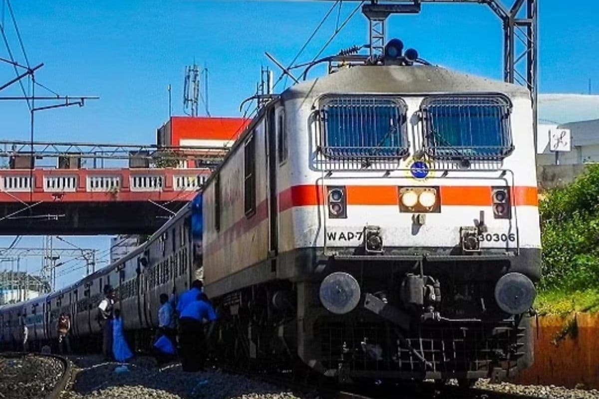 Railway :┬ард░реЗрд▓рд╡реЗ рдХреА рд▓рд╛рдкрд╡рд╛рд╣реА рдХреЗ рд╡рдЬрд╣ рд╕реЗ рдирд╣реАрдВ рдкрд╣реБрдВрдЪ рдкрд╛рдпрд╛ рдерд╛ рдорд╣рд╛рдХреБрдВрдн, рдЕрдм рдкреАрдбрд╝рд┐рдд рдХреЛ рдорд┐рд▓реЗрдЧрд╛ 50 рд▓рд╛рдЦ рдХрд╛ рдореБрдЖрд╡рдЬрд╛!