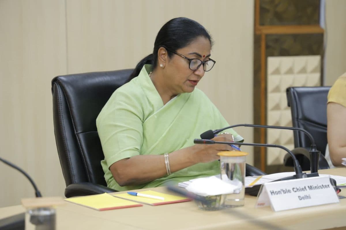 Rekha Gupta: बिक जाएगा ‘शीशमहल’? दिल्ली की CM रेखा गुप्ता ने बताया प्लान