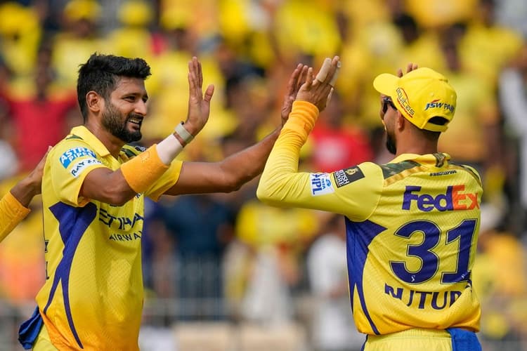 Ruturaj Gaikwad Net Worth: कितनी संपत्ति के मालिक हैं ऋतुराज गायकवाड़, कमाई जान रह जाएंगे हैरान
