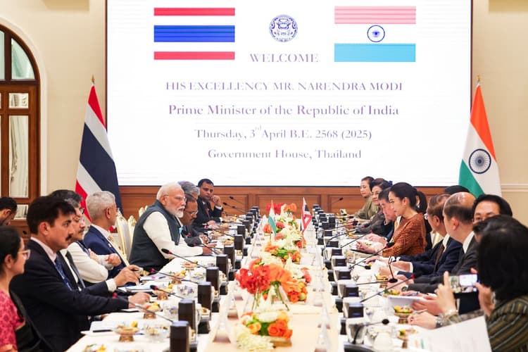 थाईलैंड में PM मोदी का संदेश: 'विस्तारवाद नहीं, विकासवाद', भूकंप पीड़ितों के प्रति व्यक्त की संवेदना