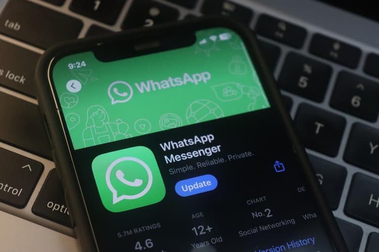 WhatsApp New Update: ऑनलाइन इंडिकेटर से लेकर वीडियो कॉल जूम तक, यह फीचर्स बदल देंगे पूरा एक्सपीरियंस