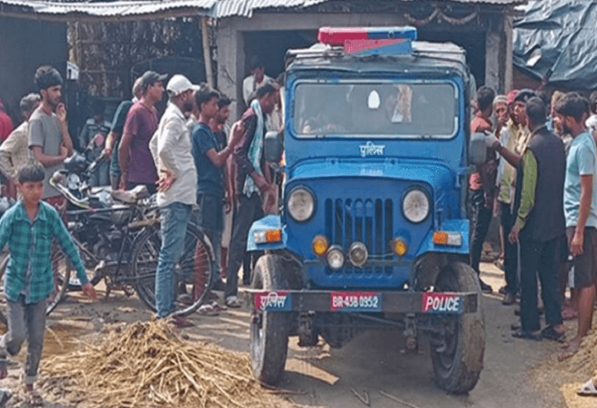 Bihar Crime: बिहार के इस गांव में मुखिया पति का आतंक, घर में घुसकर महिला का किया मर्डर