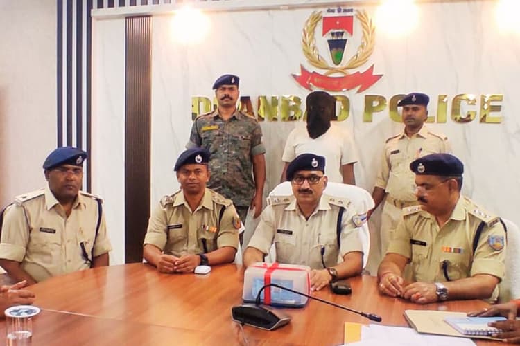 गैंगस्टर प्रिंस और गोपी खान गिरोह के अपराधी को पुलिस ने हथियार के साथ किया गिरफ्तार